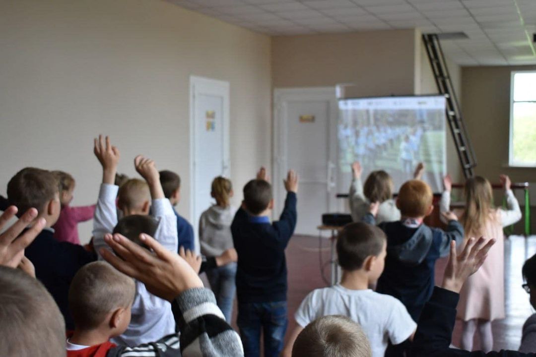 Школярі долучилися до Всеукраїнської національної-патріотичної онлайн-руханки