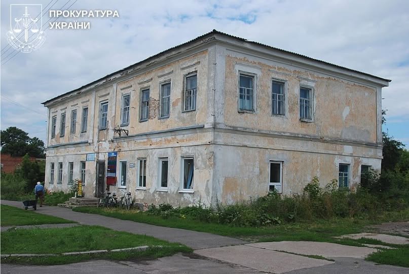 Старовинний готель у центрі Батурина: міськраду зобов’язали підписати охоронний договір