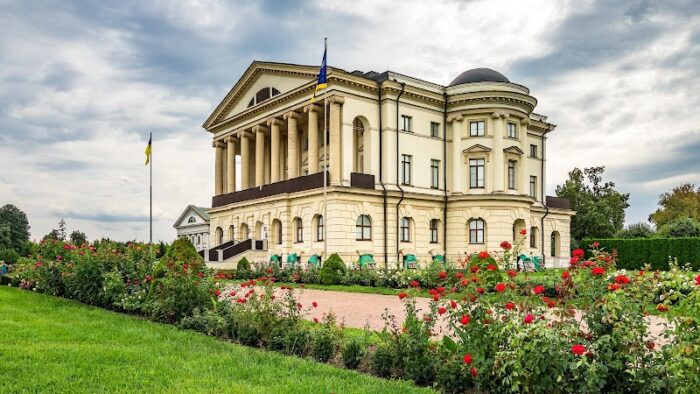 Palace Razumovsky — Парки та відпочинок у Батурині