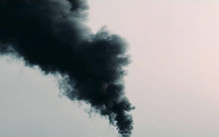 На Батуринщині росіяни атакували місцеве підприємство, згорів автомобіль